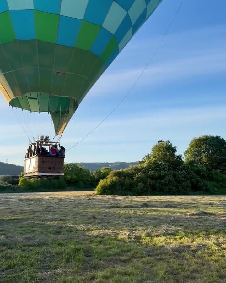Montgolfières prenant leur envol